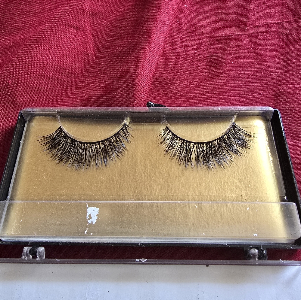 mink false eyelashes Glue not included